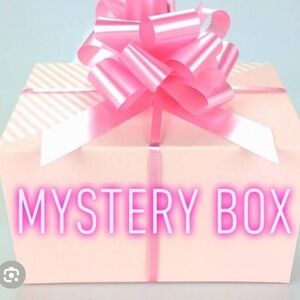 🛍Women Mystery Box 5 ITEMS FOR 37 DOLLARS 🛍